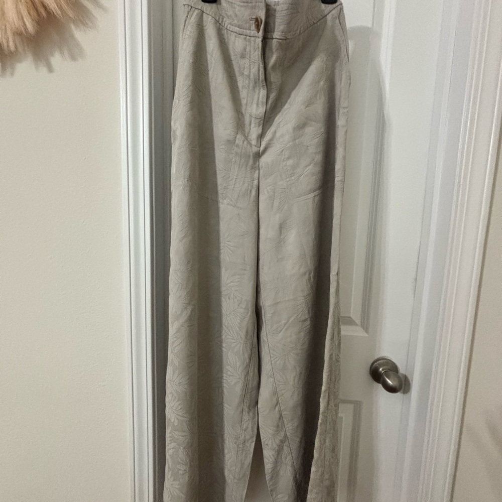 House of Harlow tan pant size M